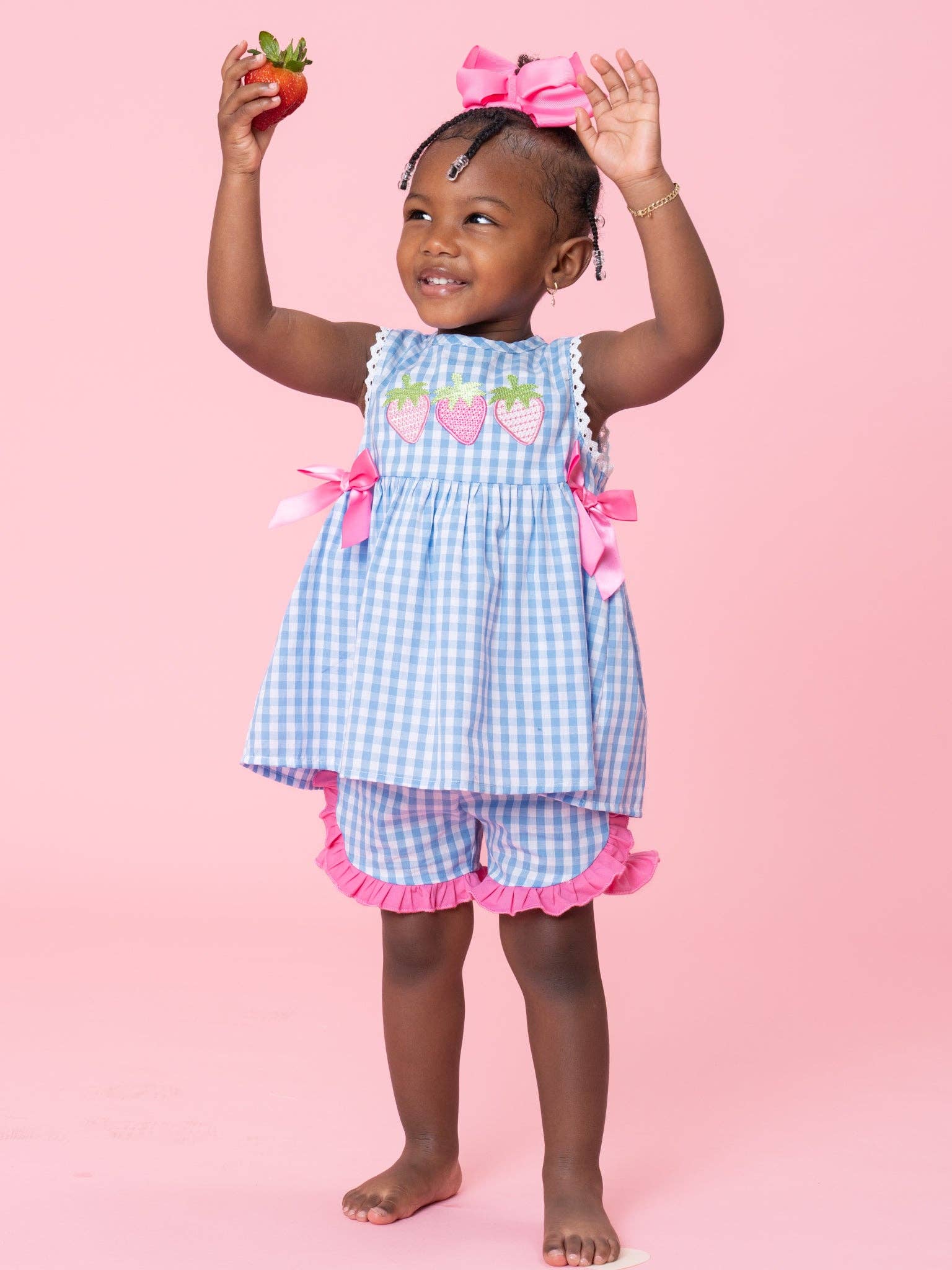 Gingham Embroidered Strawberries 100% Cotton Ruffle Outfit: L(4yrs)